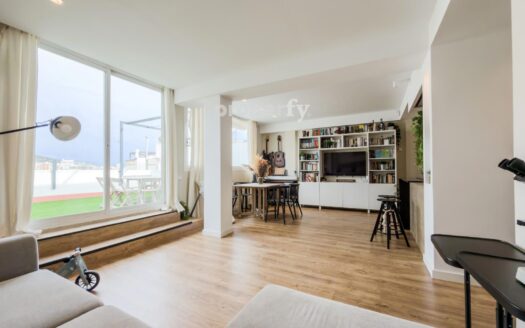 Ático reformado con terraza en Sant Gervasi, Barcelona