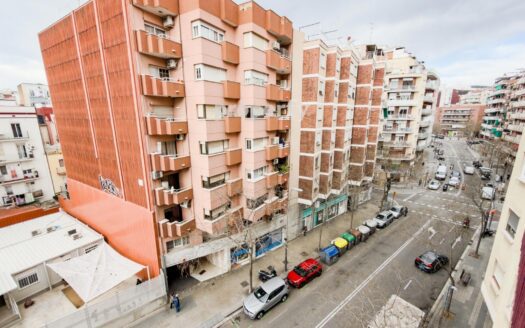 Piso de 3 habitaciones en Sants, Barcelona, quinta planta