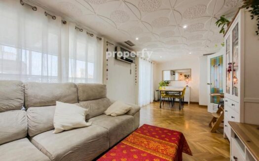 Ático dúplex con terrazas y solárium en Collblanc
