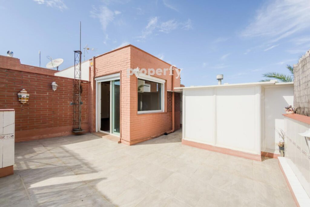 Ático de 4 habitaciones con terraza y parking en Sant Joan Despí